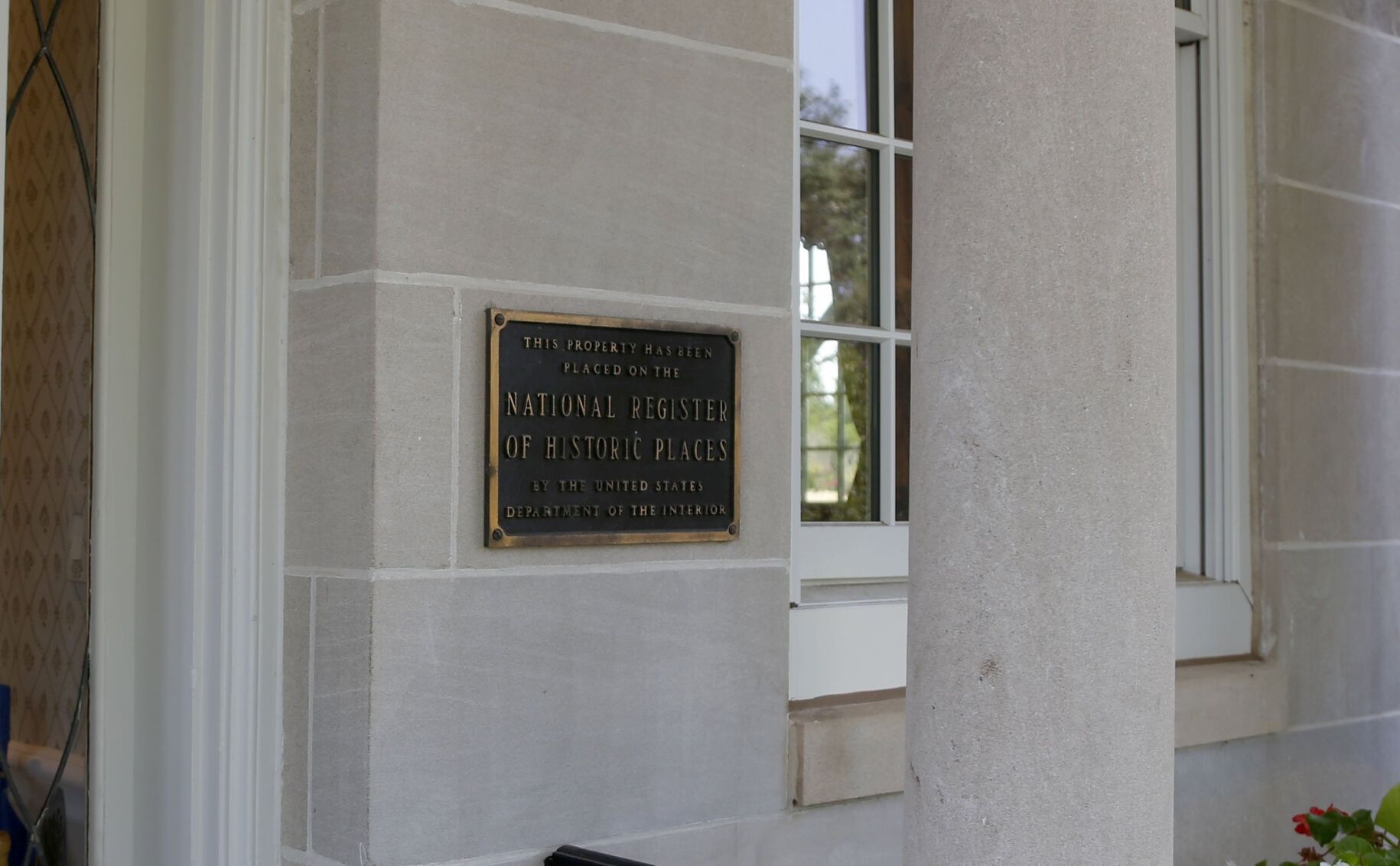 Gov Mansion